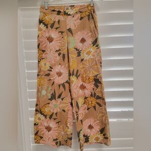 Roxy wide leg ankle pant, floral.   Like new. Size XS